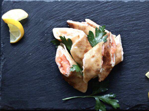 Хомяк - Блины с семгой и сыром