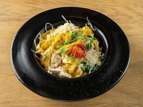 Coffee Room - Морковные тальятелле с телятиной, цукини и горгонзолой