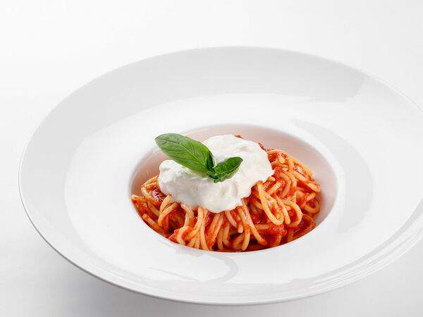 La Bistecca - Спагетти Помодоро Э Базилико Кон Страчателла