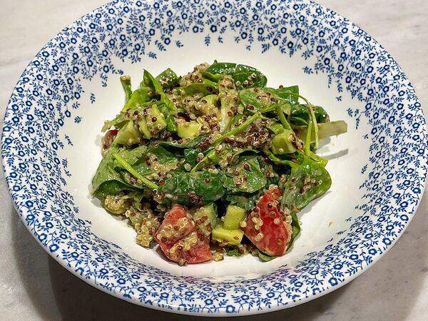 Oggi Bistro - Киноа с овощами в кунжутном соусе