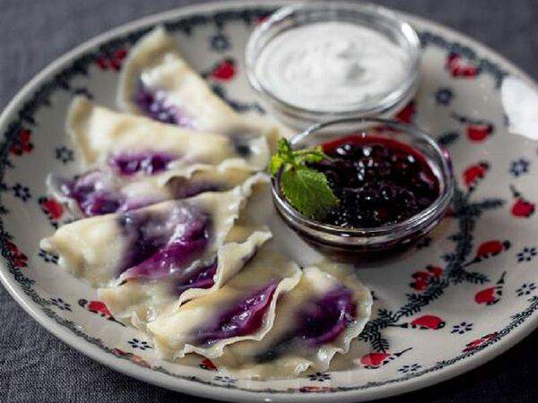 Сыроварня - Вареники с Рикоттой и черной смородиной