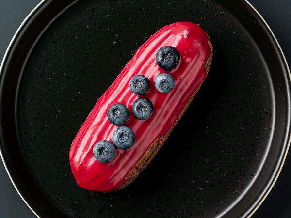 Два веселых гуся - Эклер ягодный