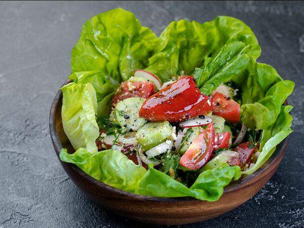 Fish Point - Фирменный салат Fish Point с домашним сыром