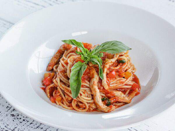 Традиции вкуса - Спагетти со свининой и соусом Сальса