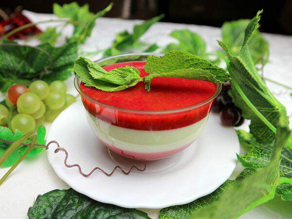 Вечная пятница - Панакота с клубникой