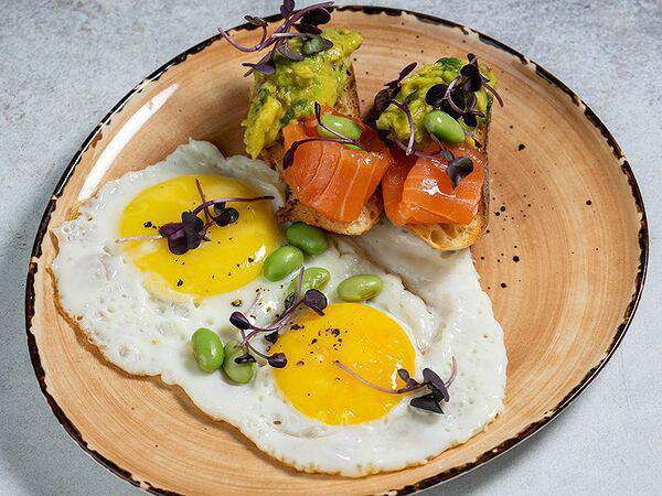 Urban Eda - Глазунья, брускетты