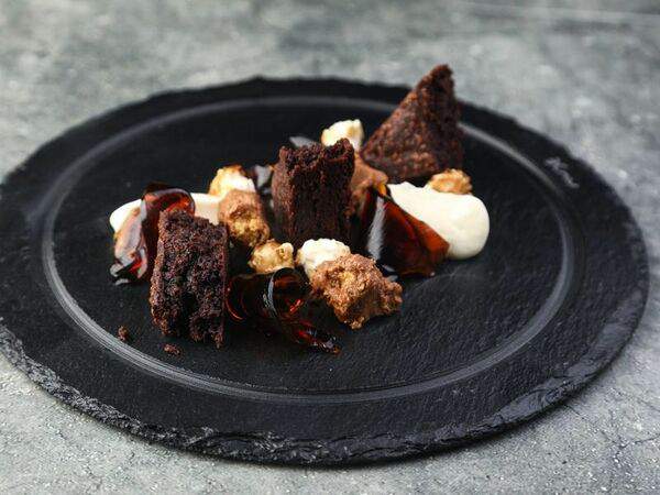 Агонь BBQ Ratskeller - Копченый брауни, карамельный попкорн, желе из тёмного пива