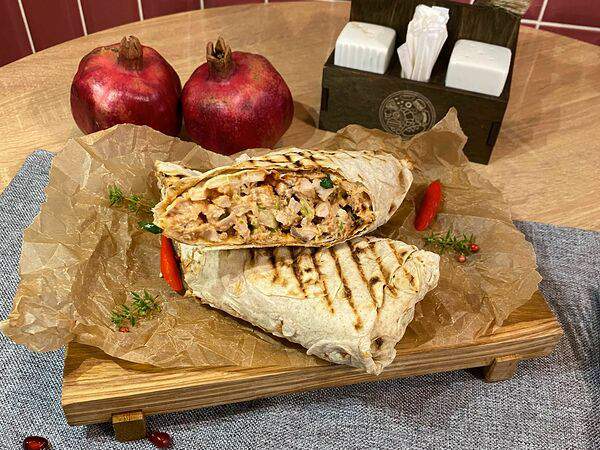 Мангал хауз - Шаурма с бараниной на углях в армянском лаваше