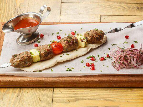 Султан базар - Шашлык из баранины с курдюком и овощами