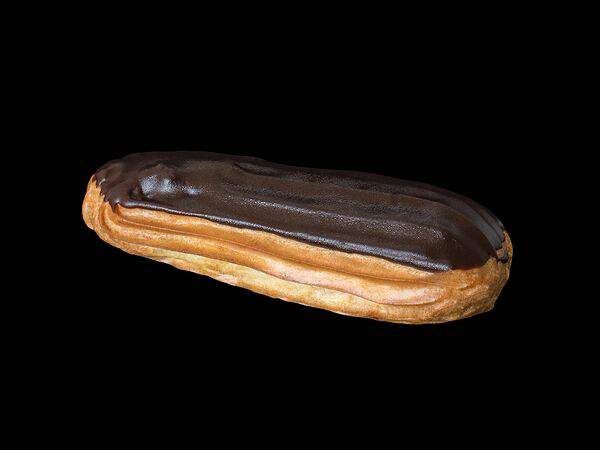 Брецель - Эклер заварной Крем-брюле