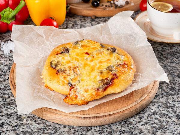 Пиццерия Ностальгия - Пицца Домашняя с шампиньонами