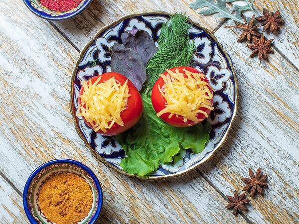 Центр плова Али-Баба - Закуска в помидоре с кальмаром