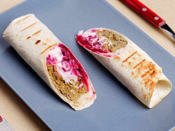 Pita's - Фалафель с брынзой и маринованной свеклой