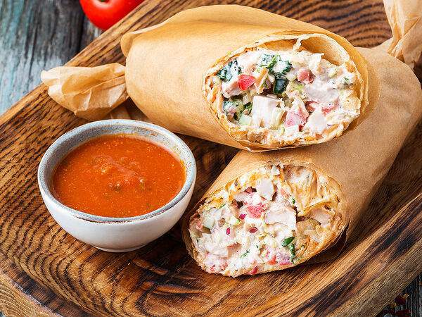 Пряности & Радости - Шаурма с курицей и соусом сацебели
