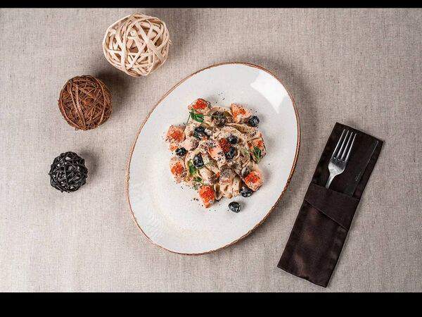 Adriano Leonardo - Фетучини с лососем Санта Донна