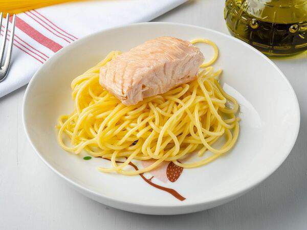 Pinzeria by Bontempi - Лосось на пару с безглютеновой лапшой