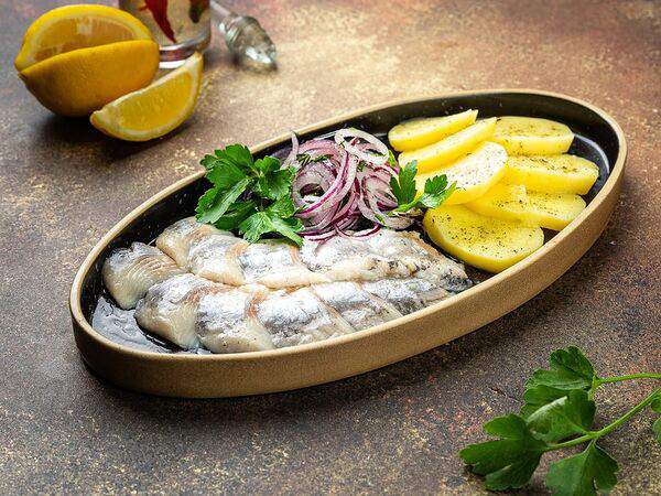 Лаунж кафе Бакшиш - Сельдь с картофелем