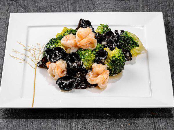 Dom Sovetov - Креветки с брокколи и грибами