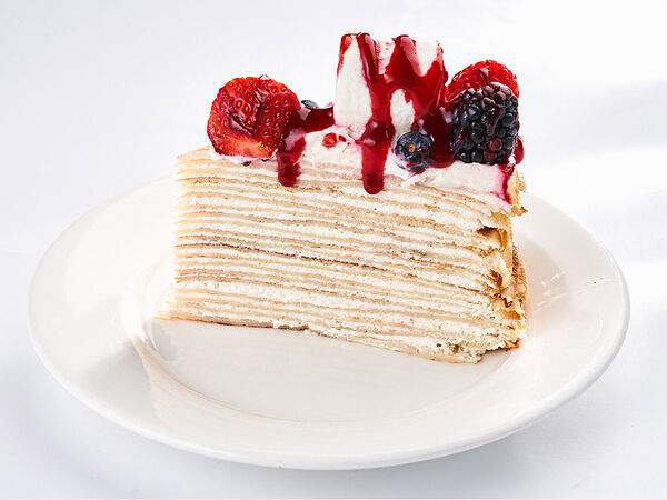 Udcкафе Upside Down Cake - Блинный торт с ягодами и маршмеллоу (порция)