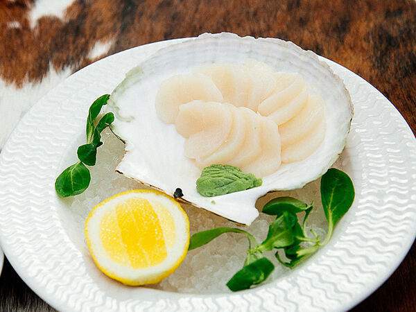 Steak & fish house El Chico - Сашими из сахалинского гребешка