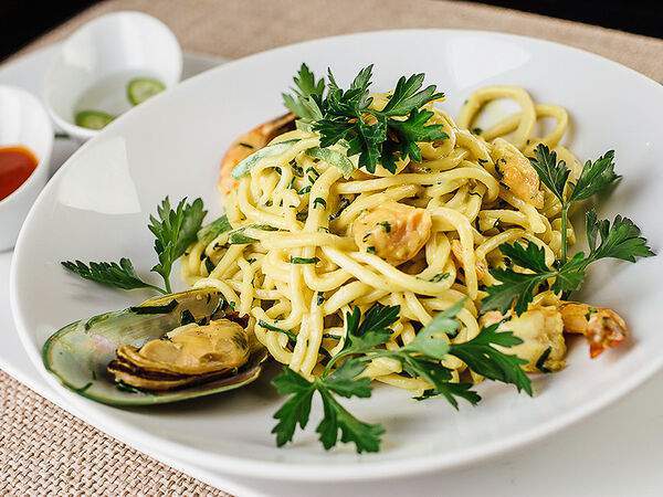 Fiolet - Домашняя яичная лапша с морепродуктами