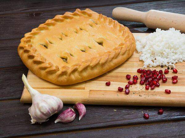 Булки хауз - Пирог с мясом и рисом