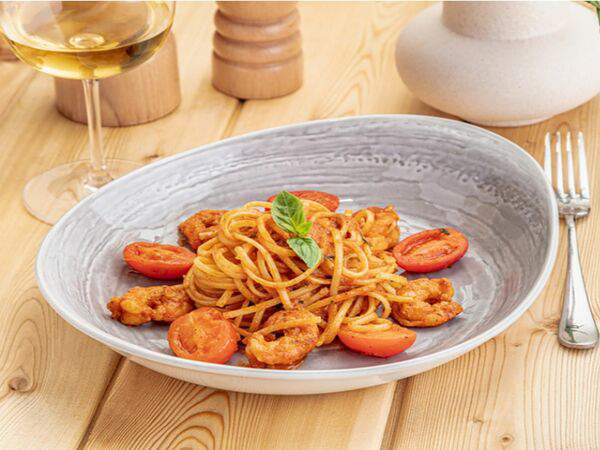 Scrocchiarella - Лингвини с креветками и черри
