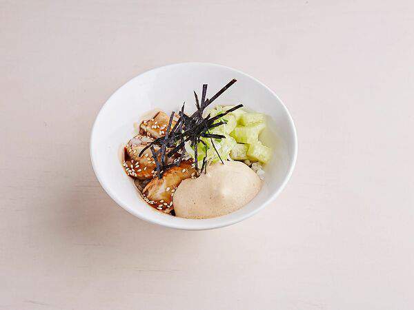 Японское бистро Fugu - Донбури с курицей терияки