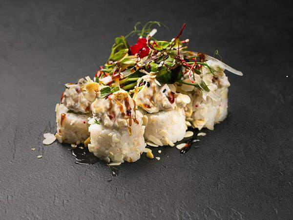 Моrе - Ролл угорь c салатом чука