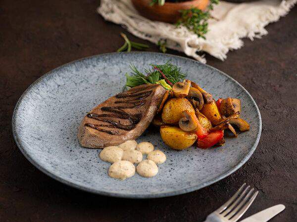 Абсолютъ - Говяжий язык на гриле со сливочно-горчичным соусом