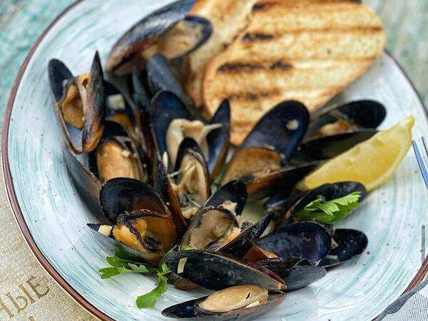 Дом Анны Францевны - Мидии в белом вине с имбирем