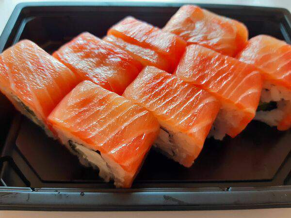 Sushic - Фирменные роллы Филадельфия