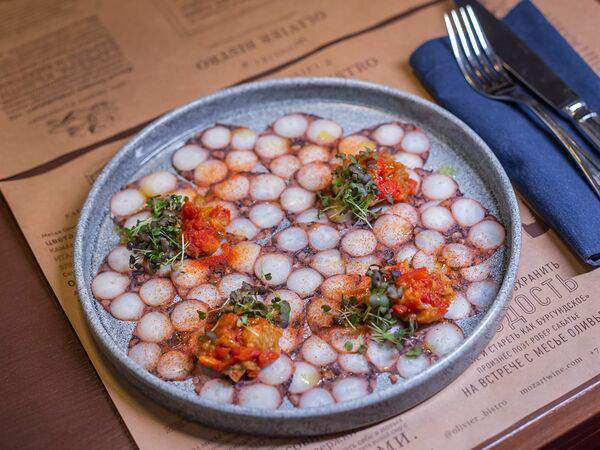 Месье оливье - Карпаччо из осьминога с баклажанами и томатами