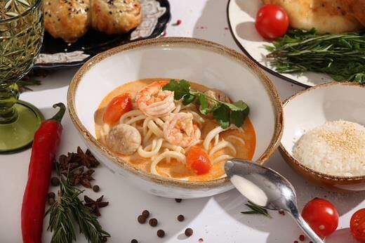 Инжир - Том Ям с лагманом