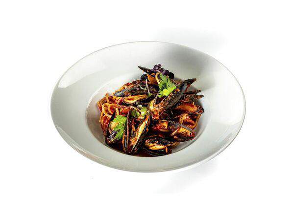 Веранда - Спагетти с мидиями и томатным соусом