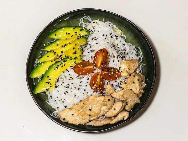 Лапша и утка Фо Бо - С фунчозой и авокадо