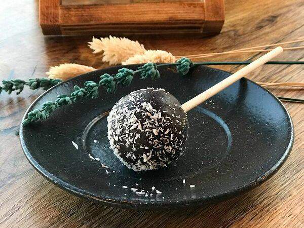 Jamuna Vegbar - Кейк попс Raw