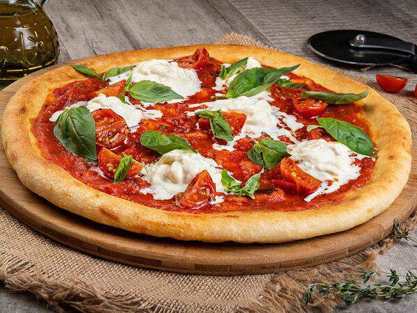 Веранда - Римская пицца Маргарита со страчателлой