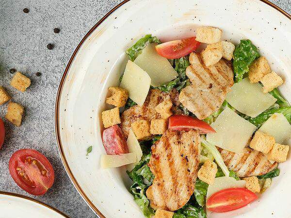 Wok Station - Цезарь с курицей