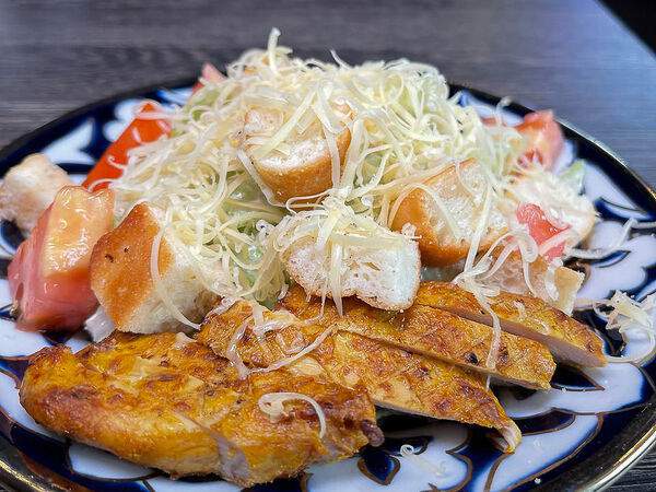 Чайхана №1 Lounge Cafe - Цезарь с курицей по-Чайхански