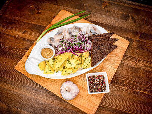 Бар Бавария - Сельдь с картофелем и домашней горчицей