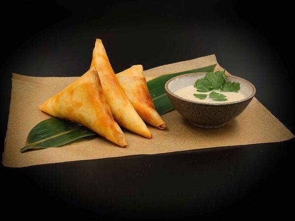 Ramenboy - Спринг-роллы с цыпленком и ореховым соусом