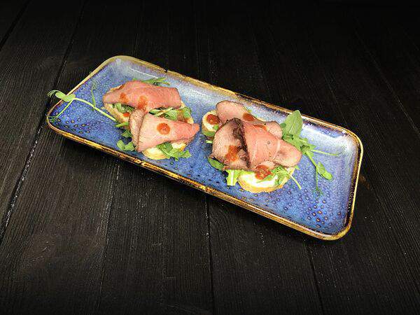 Best Hall - Брускетта с говядиной