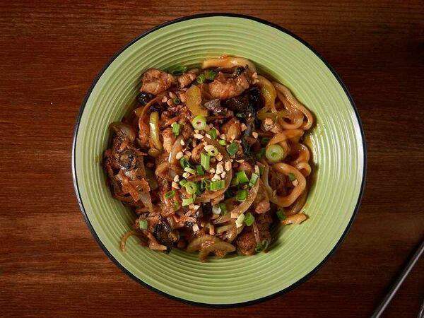 Дыхание вока - Лапша с грибами шиитаке и шампиньонами