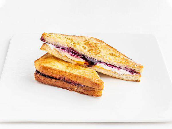 Om nom nom - Французский тост с черничным кремом и чеддером