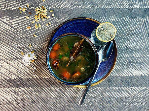 Lukum lounge cafe - Уха из семги с водочкой