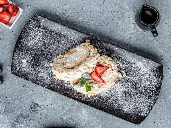 Gagarin Gastro Bar - Меренговый рулет