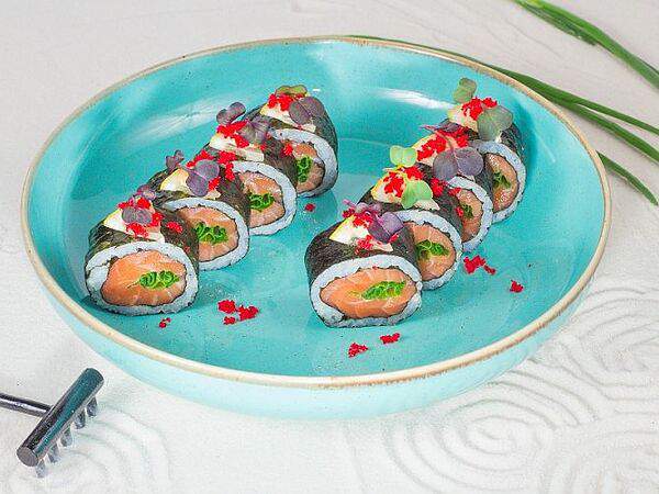 Луиджи - Сашими ролл Сяке Спайси