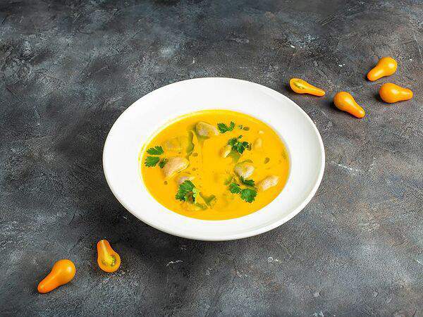 Я люблю тебя - Пельмени с домашние в морковном консоме