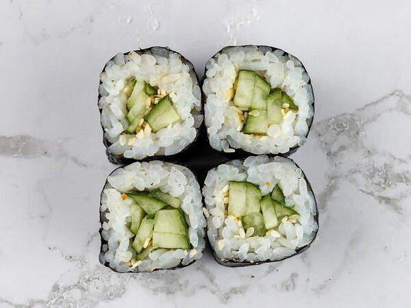 Васаби - Ролл с огурцом